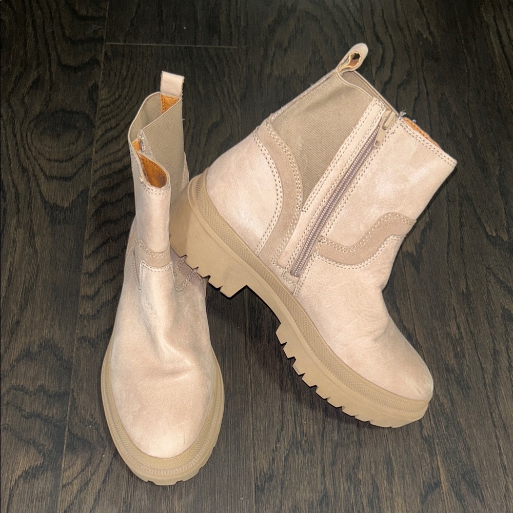 Lucky Brand Light Tan Ankle Booties
